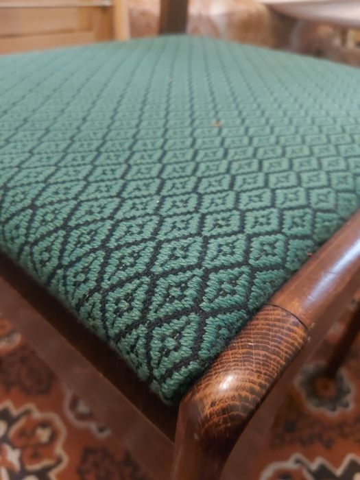 Стар стол неизползван