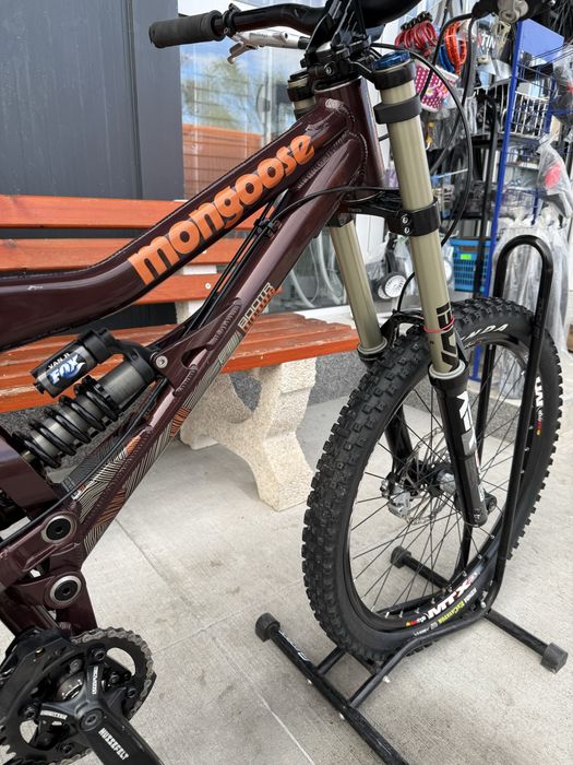 Планински велосипед Мекица DH Mongoose  за скачане. 26/M.