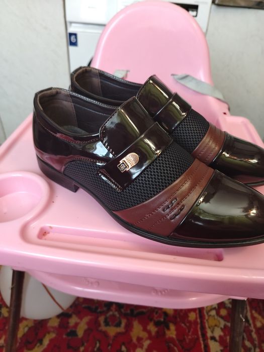 Продам туфли новые две пары