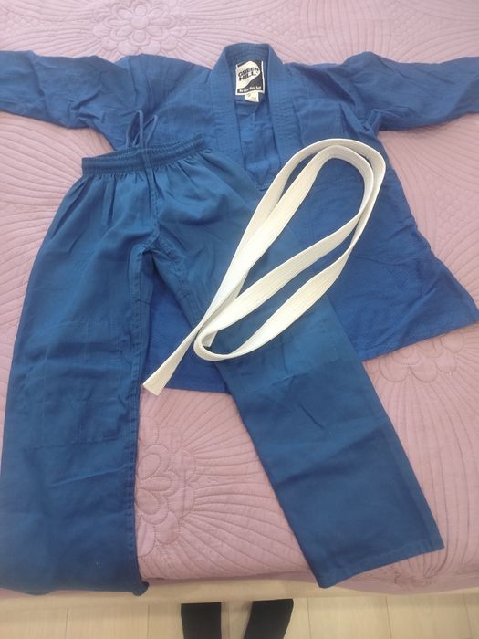 Продам кимоно для дзюдо новая