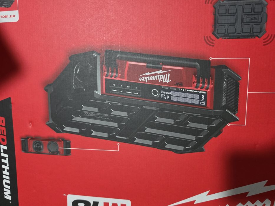 Radio încărcător M18 MILWAUKEE