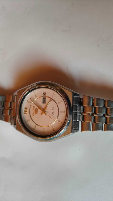 Продавам автоматичен часовник Seiko 5 (Сейко)