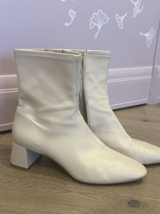 Сапожки на каблуке