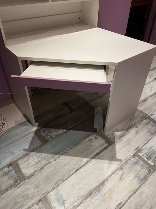 Комплект легло с матрак, нощно шкафче, бюро и шкаф