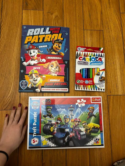 Puzzle Patrula Catelusilor 100 piese + Carte de colorat A4 + Carioci