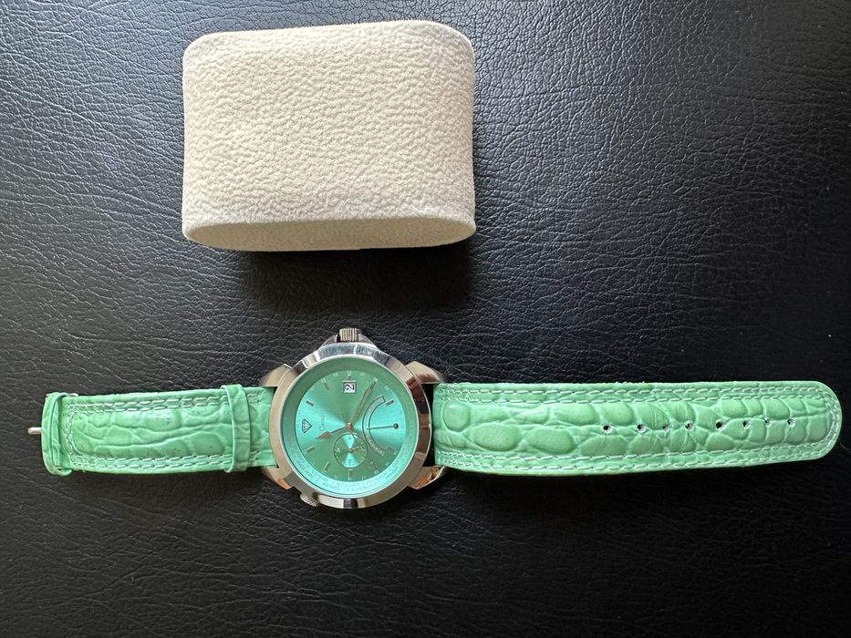 Часовник Yves Camani