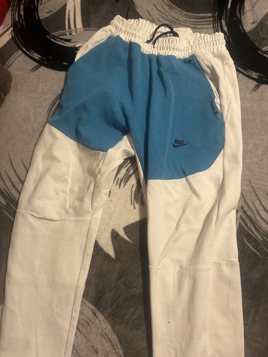 pantaloni nike tech