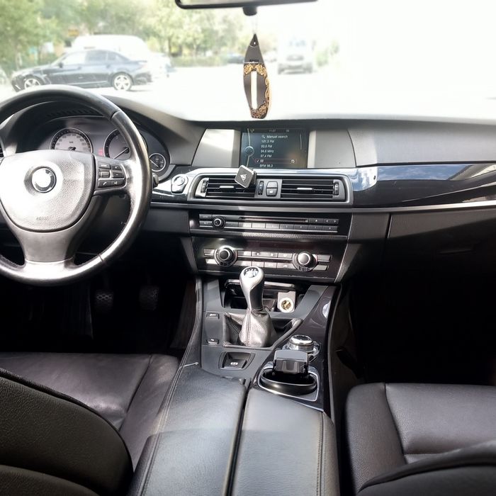 BMW Seria 5 2011 — imagine 4