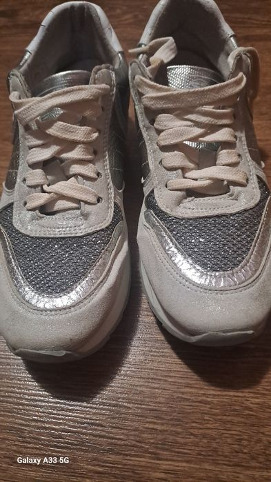 Сникърси/Маратонки