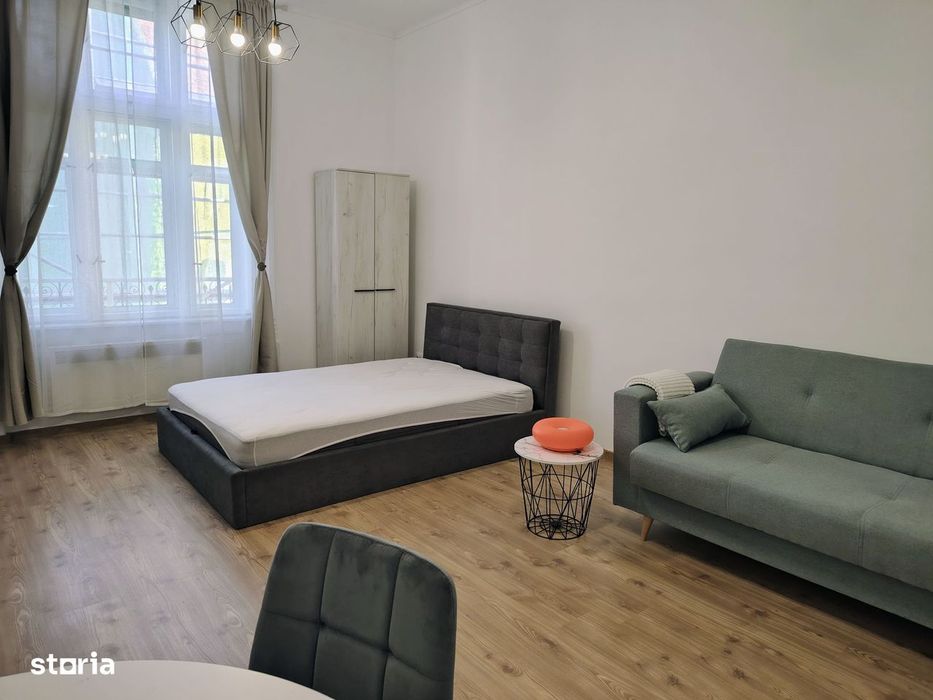 Chirie, ap. 1 camera, 40 mp, central Oradea. 320 E, comision 50%