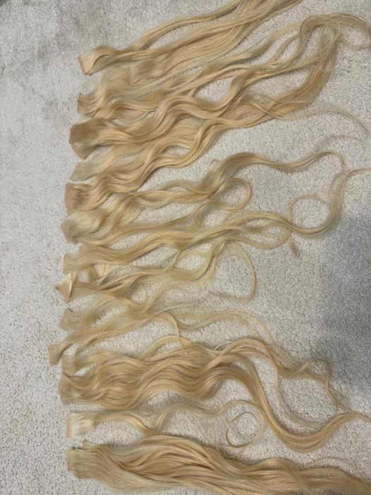 Extensi par natural blond-Rusia