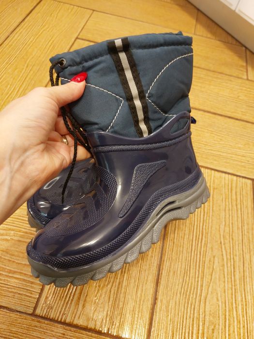 Cizme impermeabile mărime 30