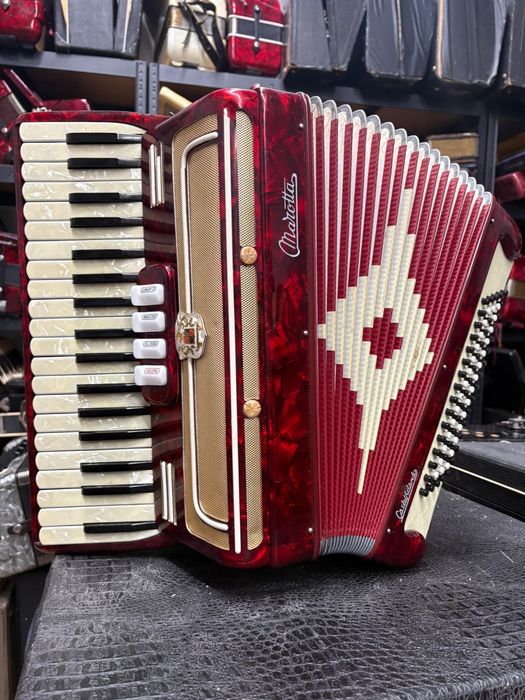 Acordeon italian Marotta cu 80 de basi