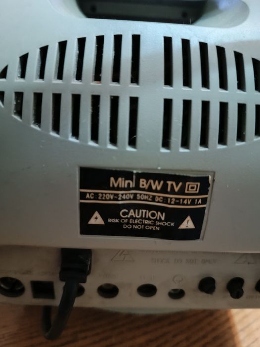 Продам маленький телевизор