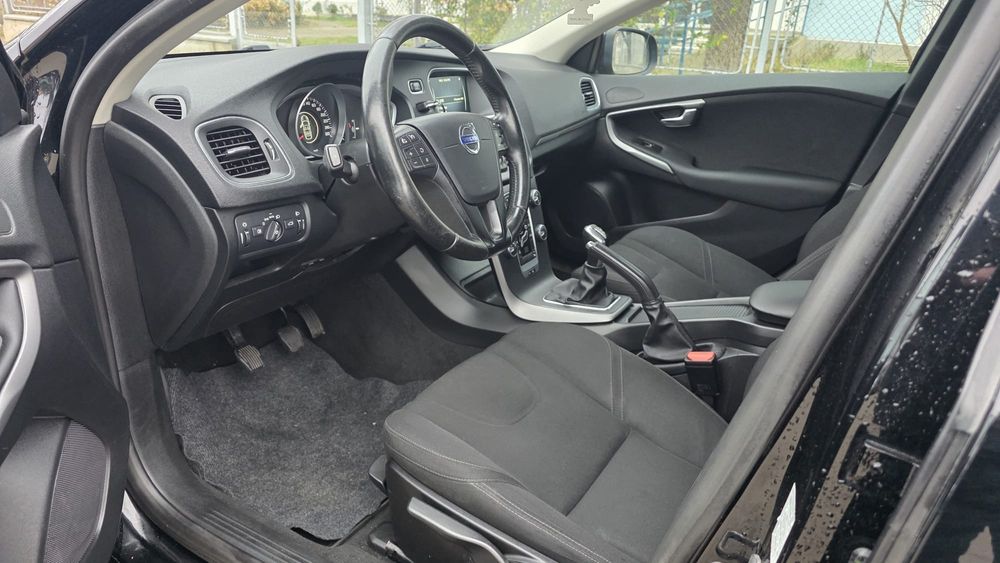 Volvo V40 1.6 D An 2015 * Euro 6 * Cutie Manuala