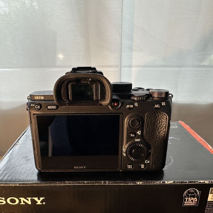 Sony A7iii фото апарат  + FE f3.5-5.6 / 28-70mmm Обектив