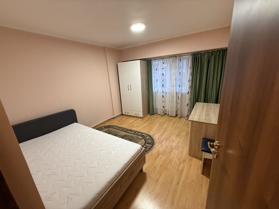 Inchiriez apartament 3 camere situat vis-a-vis de CEC Ozana