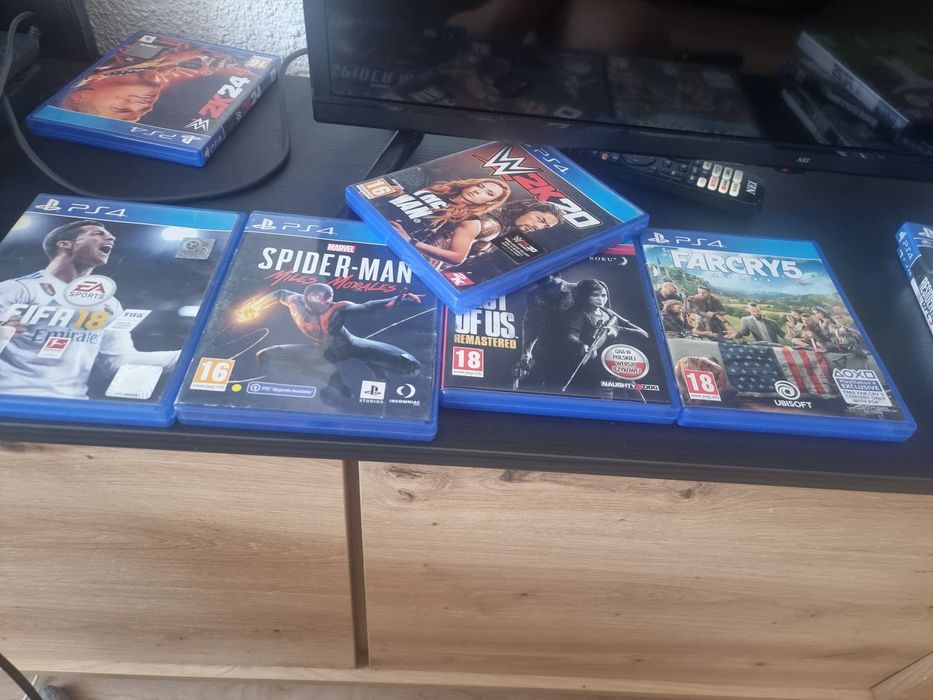 Vand PlayStation 4 slim