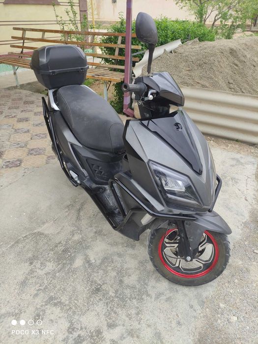 Skuter sotiladi benzinlik yurishi zoʻr