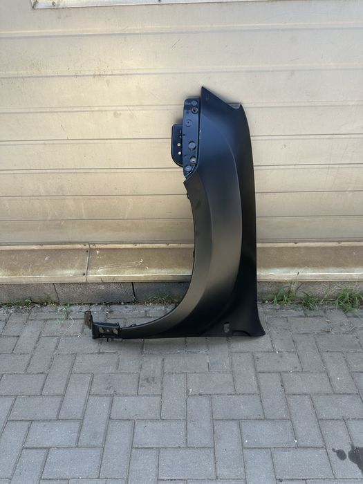 Крыло перденее правое левое Renault Duster