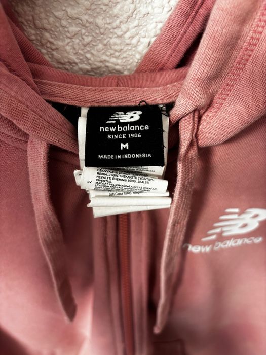 Оригинален суитшърт New Balance – Цвят „Пепел от рози“ – Размер M