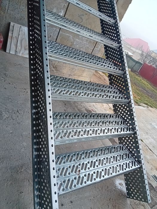 Scara metalica zincata 4mm grosime noi