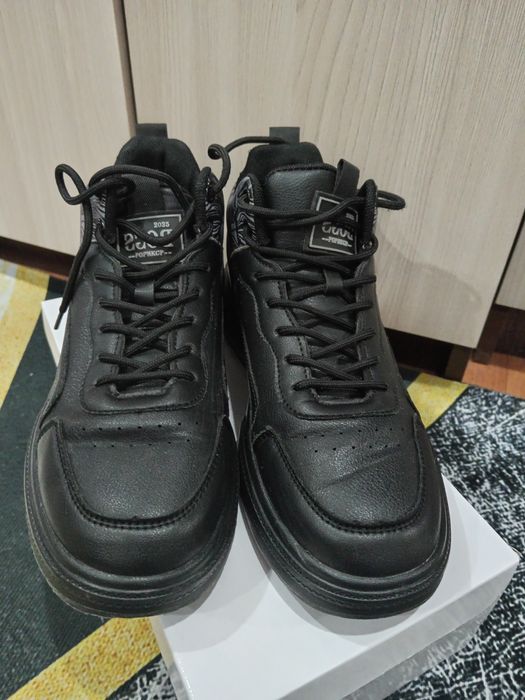 Кроссовки на мальчика осень - весна