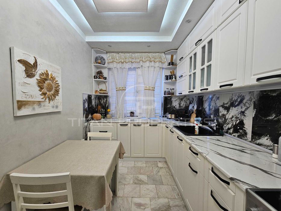 Продава се Тристаен апартамент в Асеновград - 70 кв.м за 1572 €/кв.м - Снимка #2