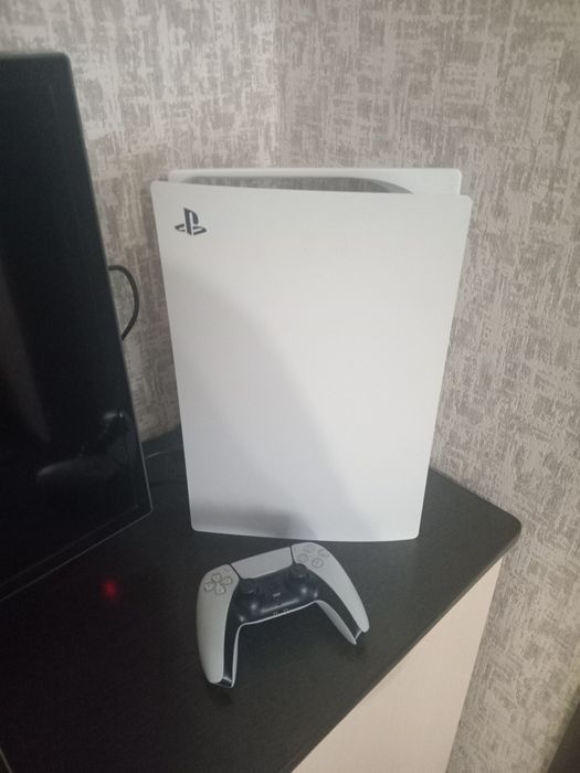 Продам Sony PlayStation 5 в идеальном состоянии !!!
