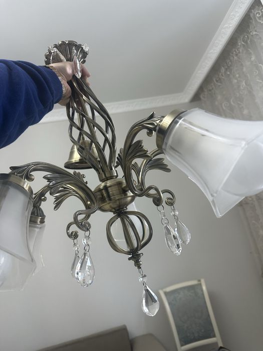 Продам люстры по 5000