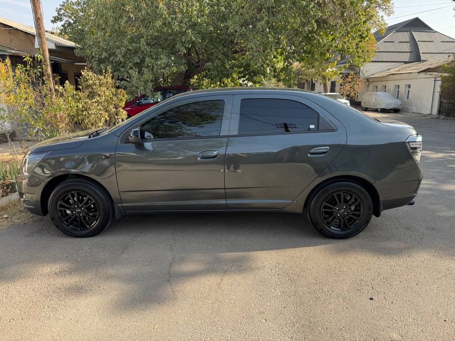 Продам  Cobalt Midnight 2025 год пробег 7200