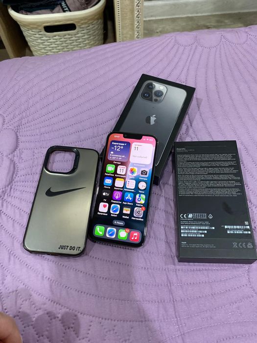 Продам iPhone  .