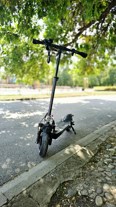 Електлическа тротинетка Elektricheska trotinetka