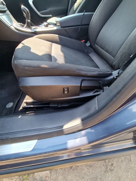 Se vinde opel insigna 2009,probleme la motor