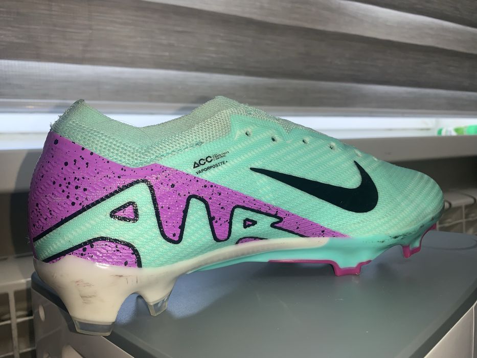 Бутсы футбольные