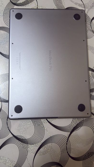 MacBook M1 pro 16gb ram 1 T ssd