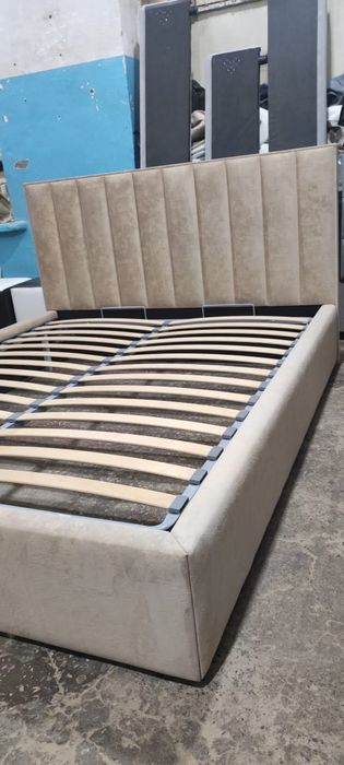 Продам кровать размер 1600+2000