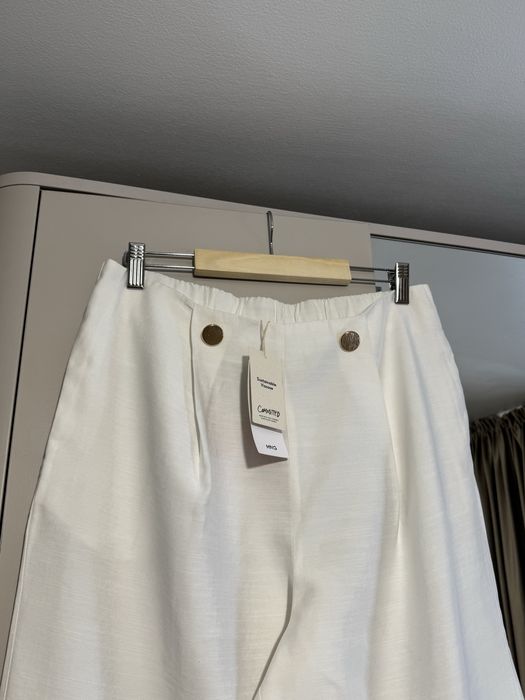 Pantaloni albi Mango