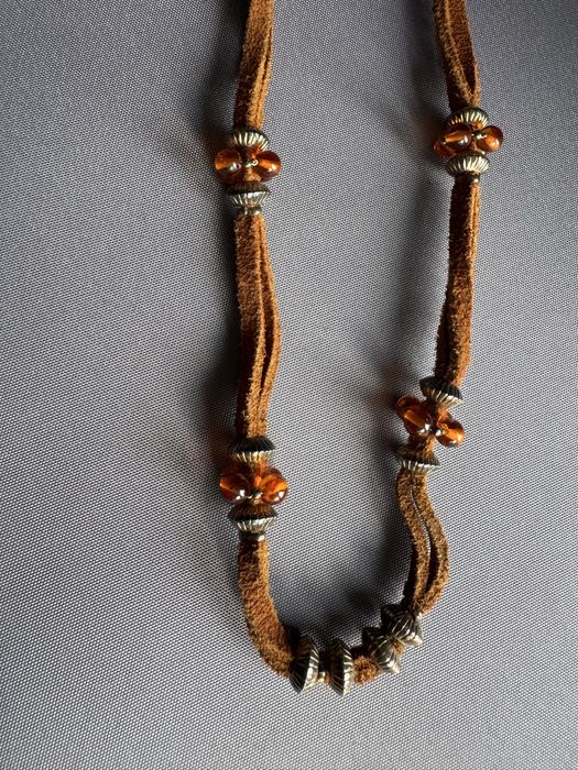 Colier din piele, argint si chihlimbar