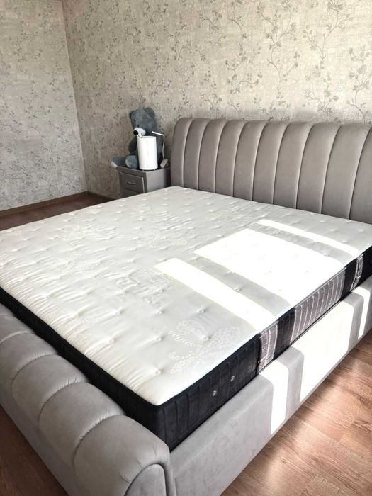 Большая кровать с матрацем Vegas 200*200