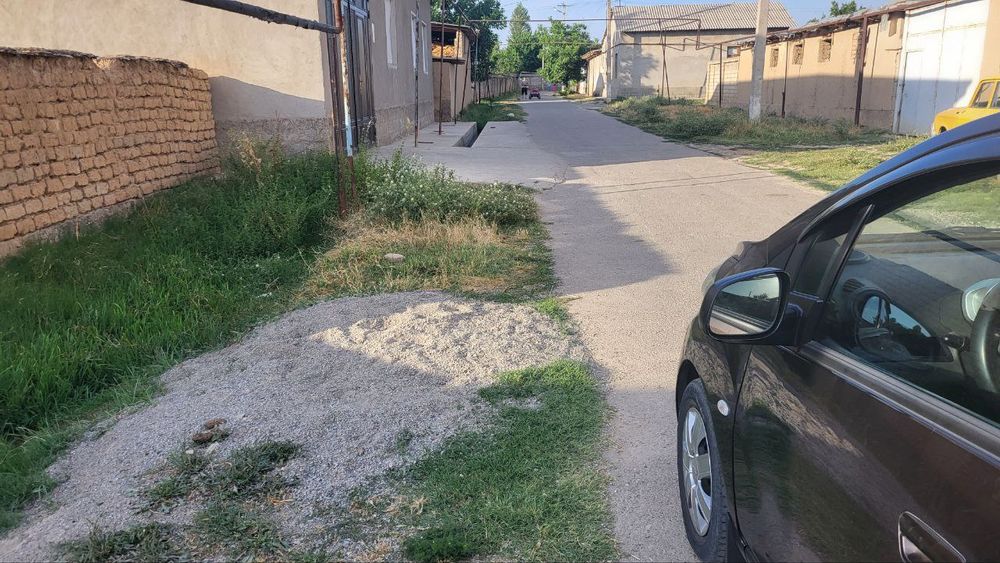 Yer sotiladi srochno kelishtirib bervoramiz