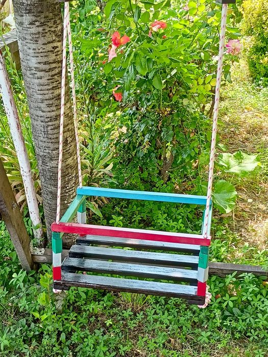 Leagăn pentru copii cu cadru din lemn