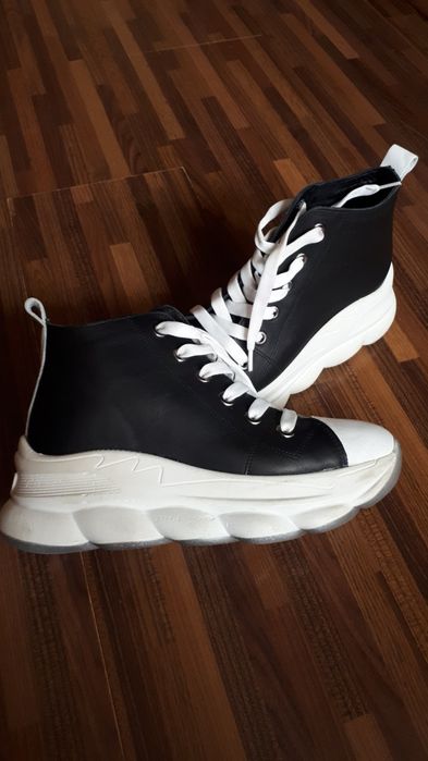 Ботинки кожаные черные, производство - Италия