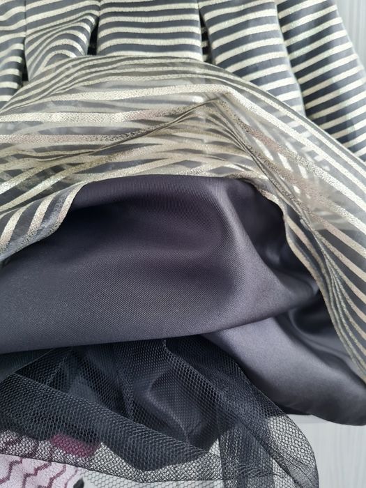 Vând rochie elegantă