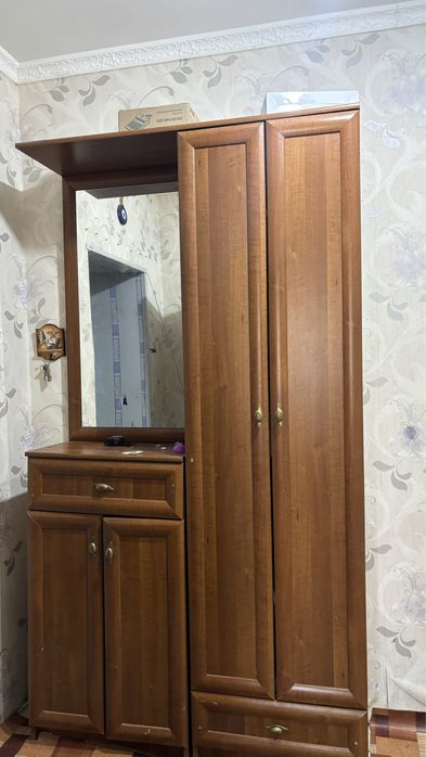 Продам шкаф прихожий