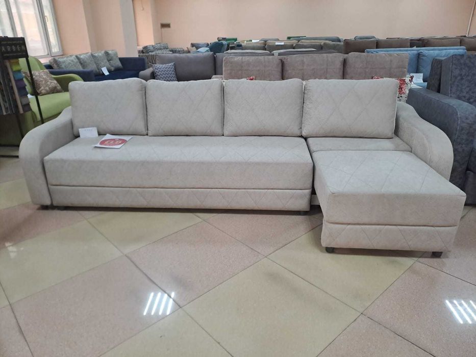 Угловой диван,угол убирается