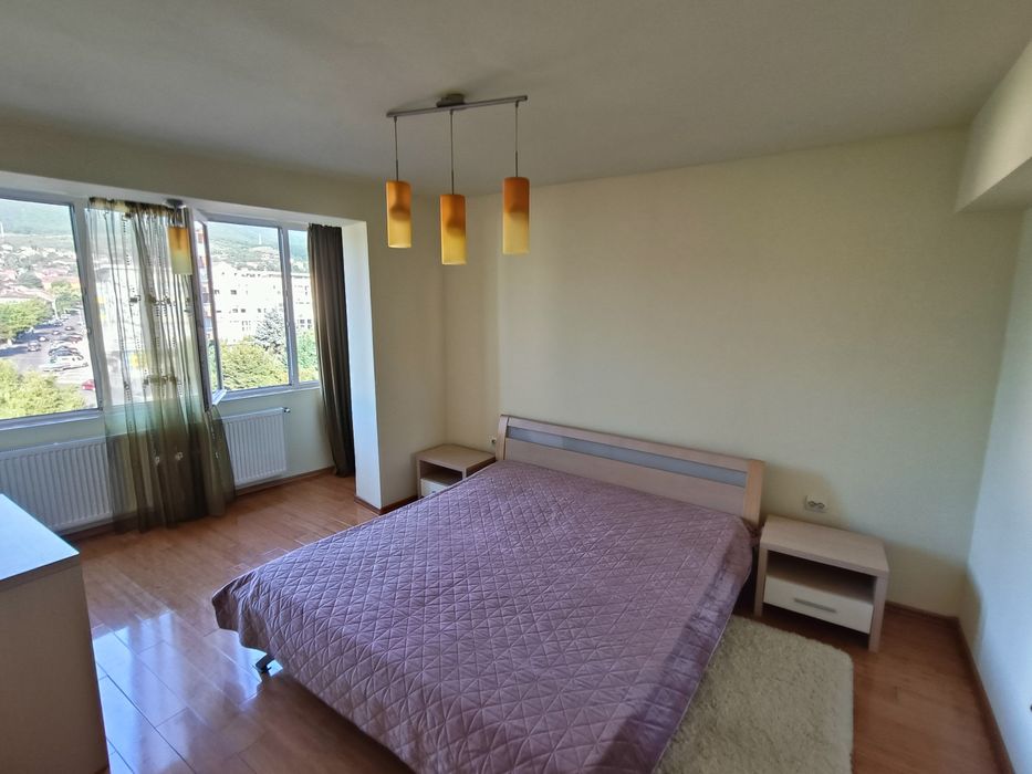 Închiriez apartament, două camere, zonă ulltracentrală