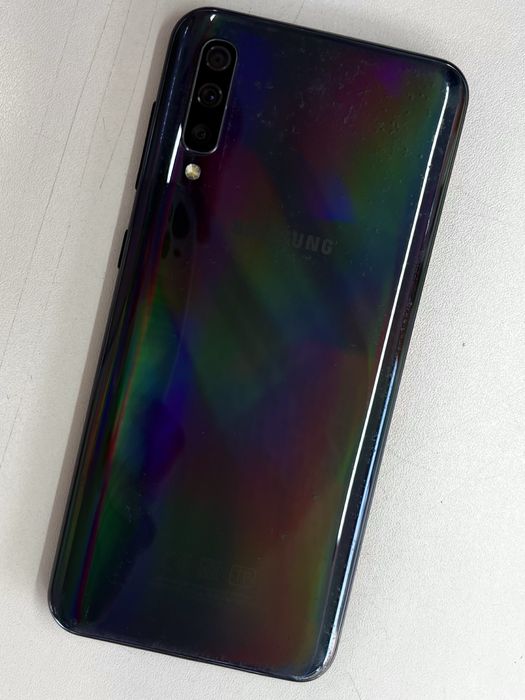 Продам Samsung A50