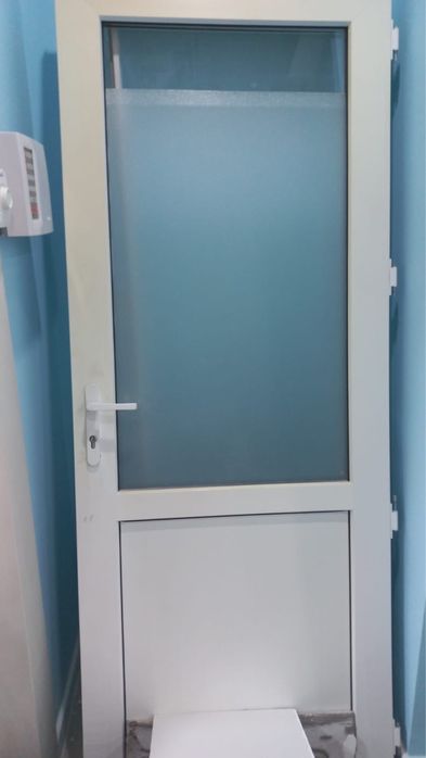 Продам пластиковый проем