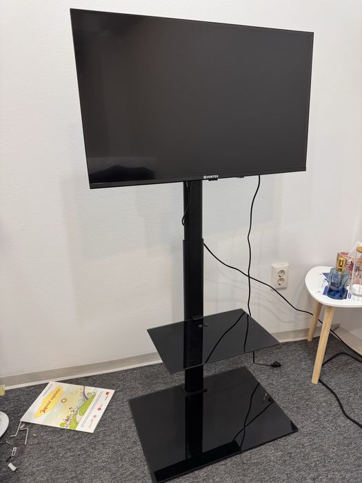 Stand TV de Podea, pentru LED/LCD/Smart TV, Max 60kg, VESA 600x400